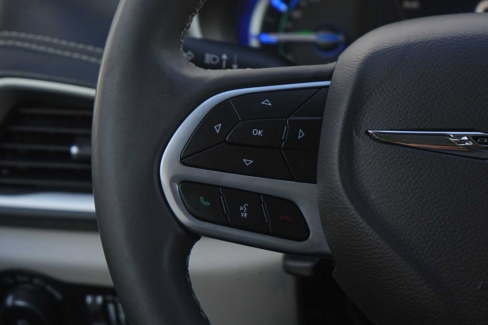 Thumbnail: 2024 Chrysler Pacifica - 16