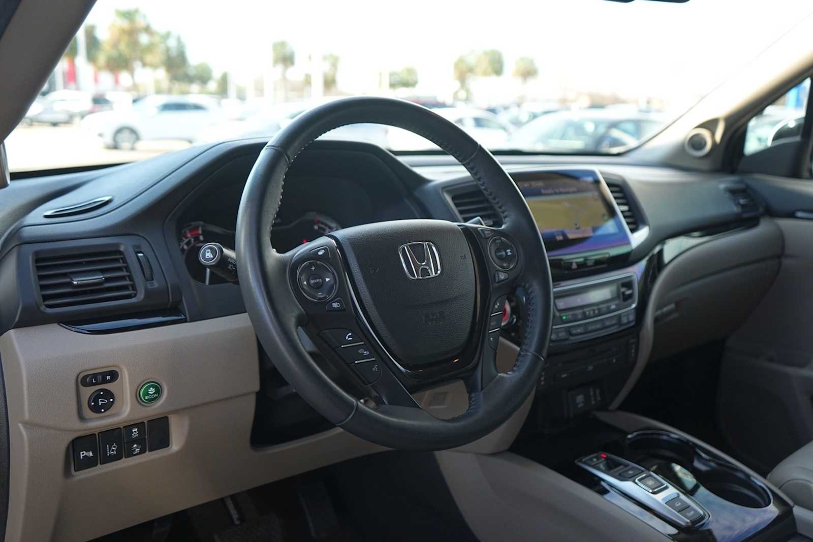 Thumbnail: 2017 Honda Pilot - 2