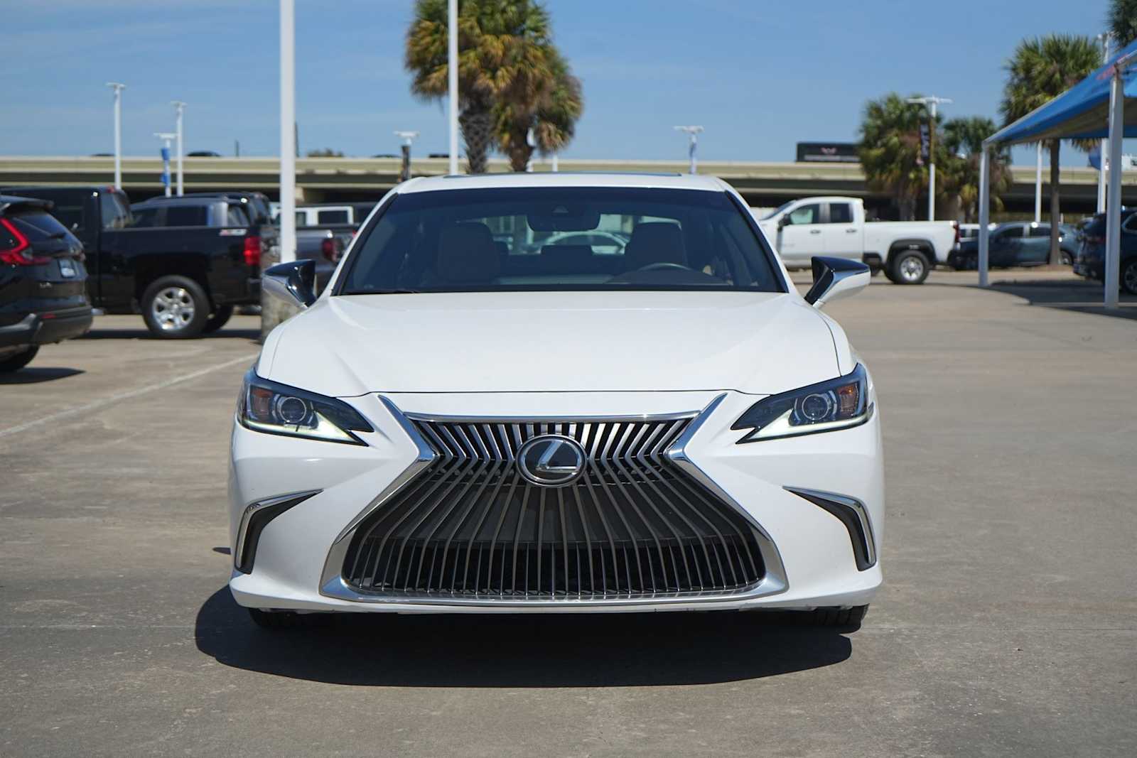 Thumbnail: 2021 Lexus ES - 6