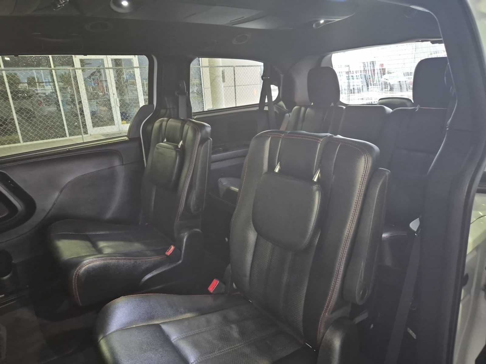 Thumbnail: 2018 Dodge Grand Caravan - 6