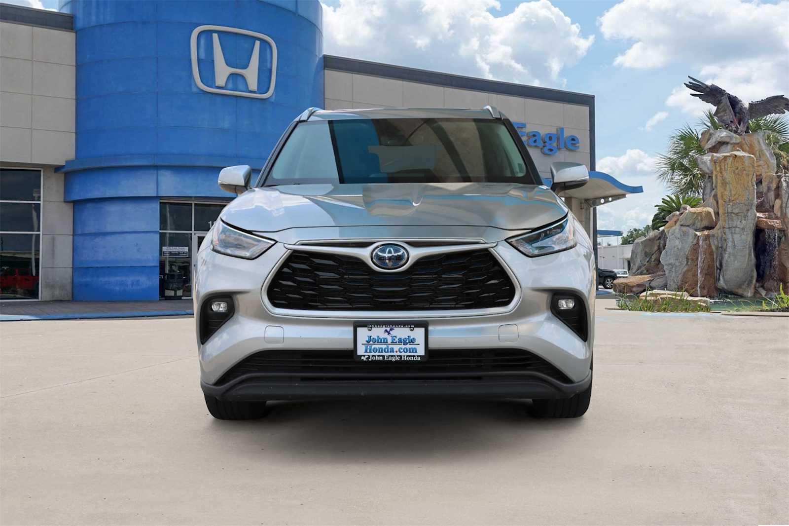 Thumbnail: 2023 Toyota Highlander - 6