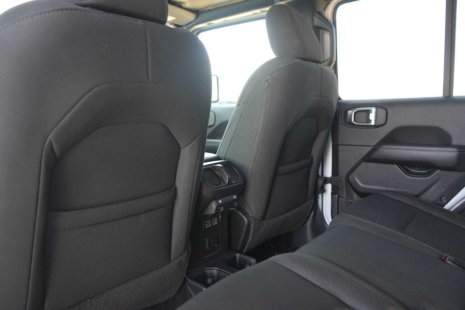 Thumbnail: 2023 Jeep Gladiator - 13