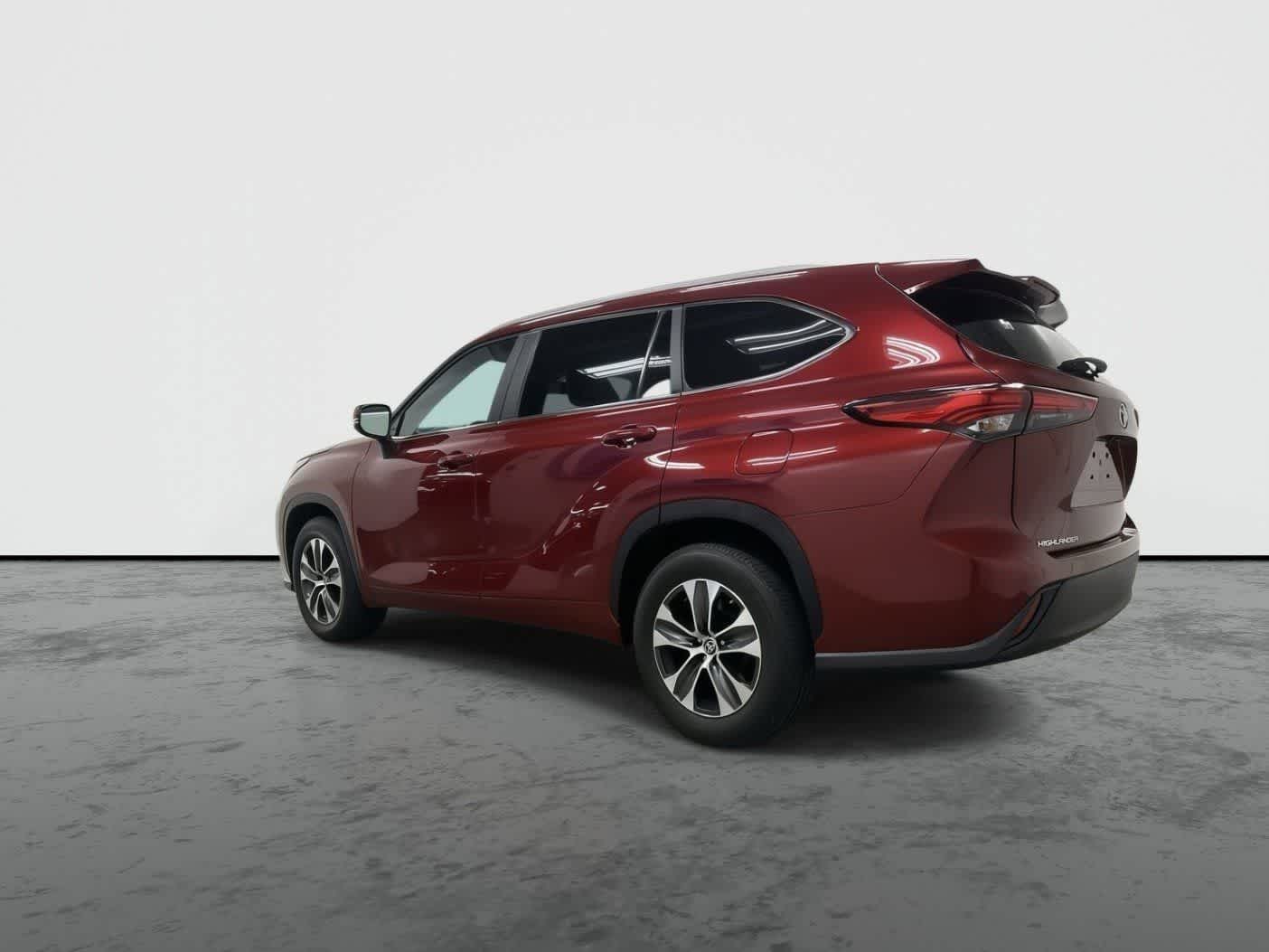 Thumbnail: 2023 Toyota Highlander - 8