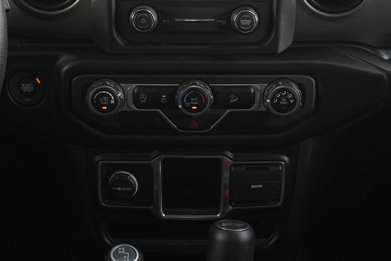 Thumbnail: 2020 Jeep Wrangler - 19