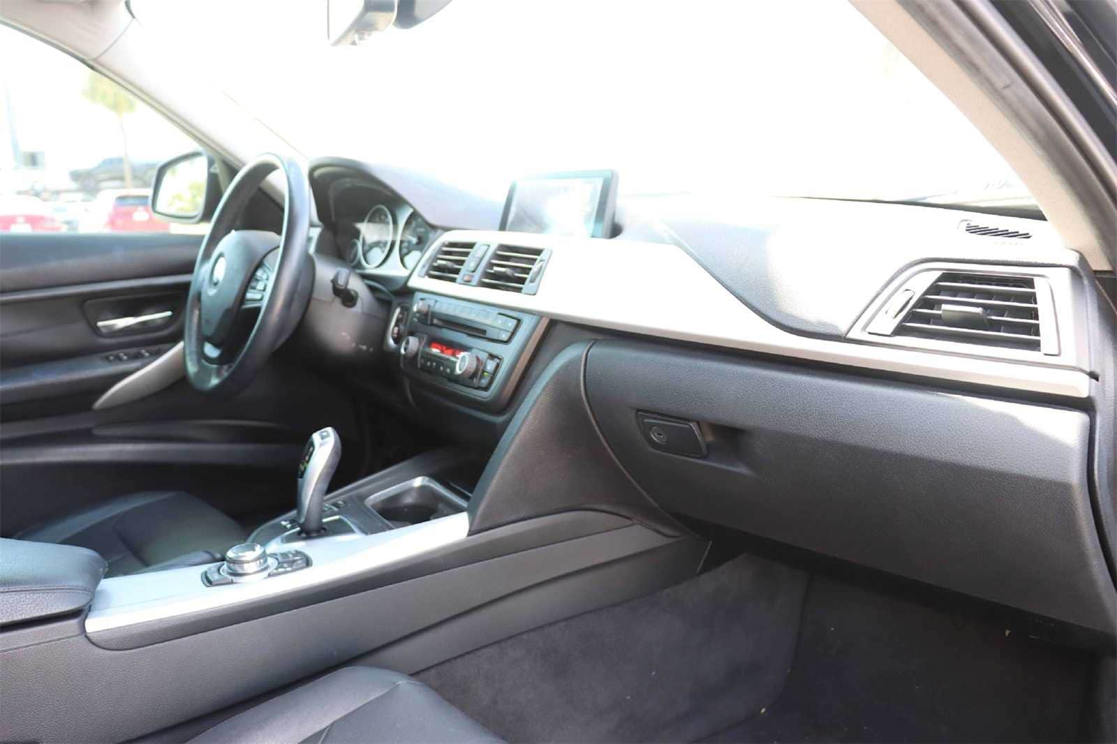 Thumbnail: 2013 BMW 3 Series - 13