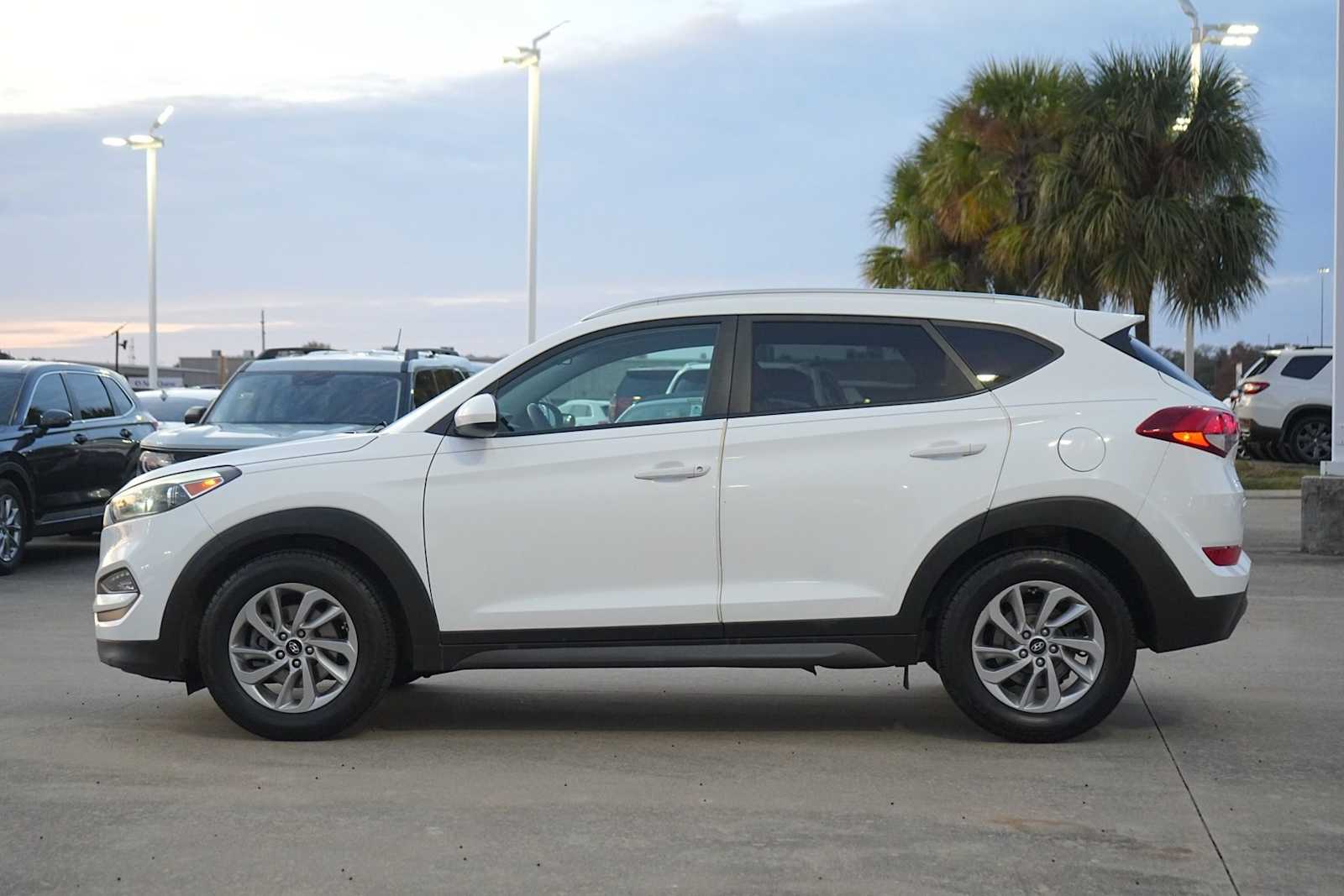 Thumbnail: 2016 Hyundai Tucson - 3