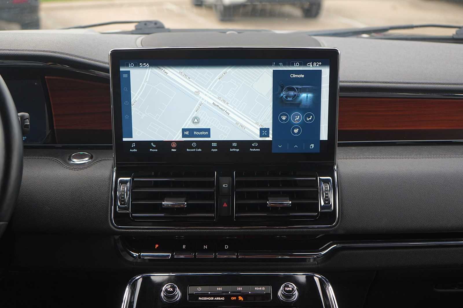 Thumbnail: 2024 Lincoln Navigator - 18