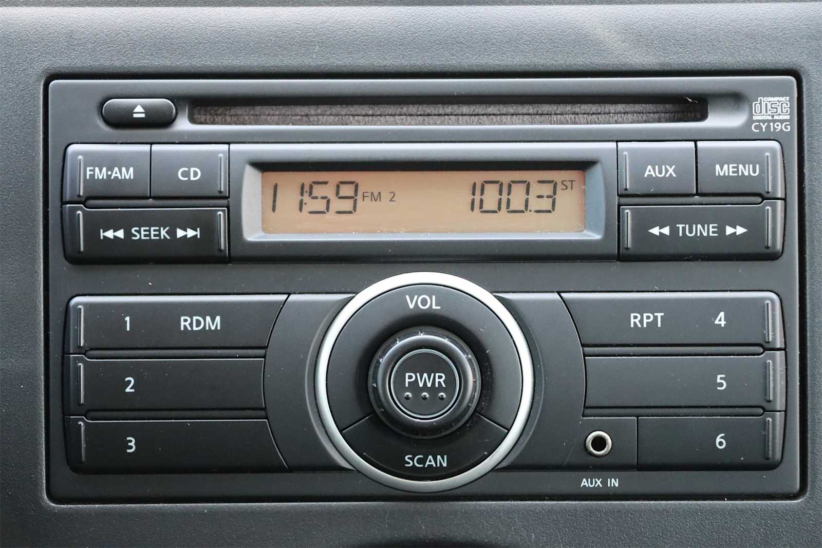 2013 Nissan Versa S 20