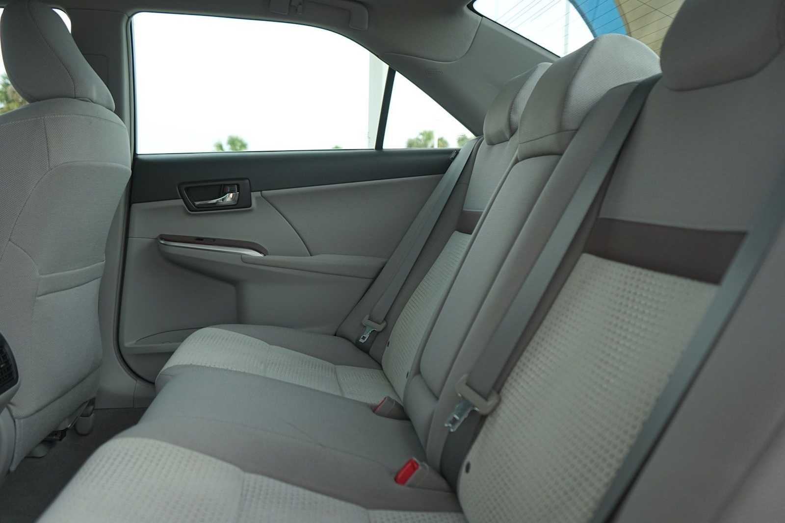 Thumbnail: 2012 Toyota Camry - 14