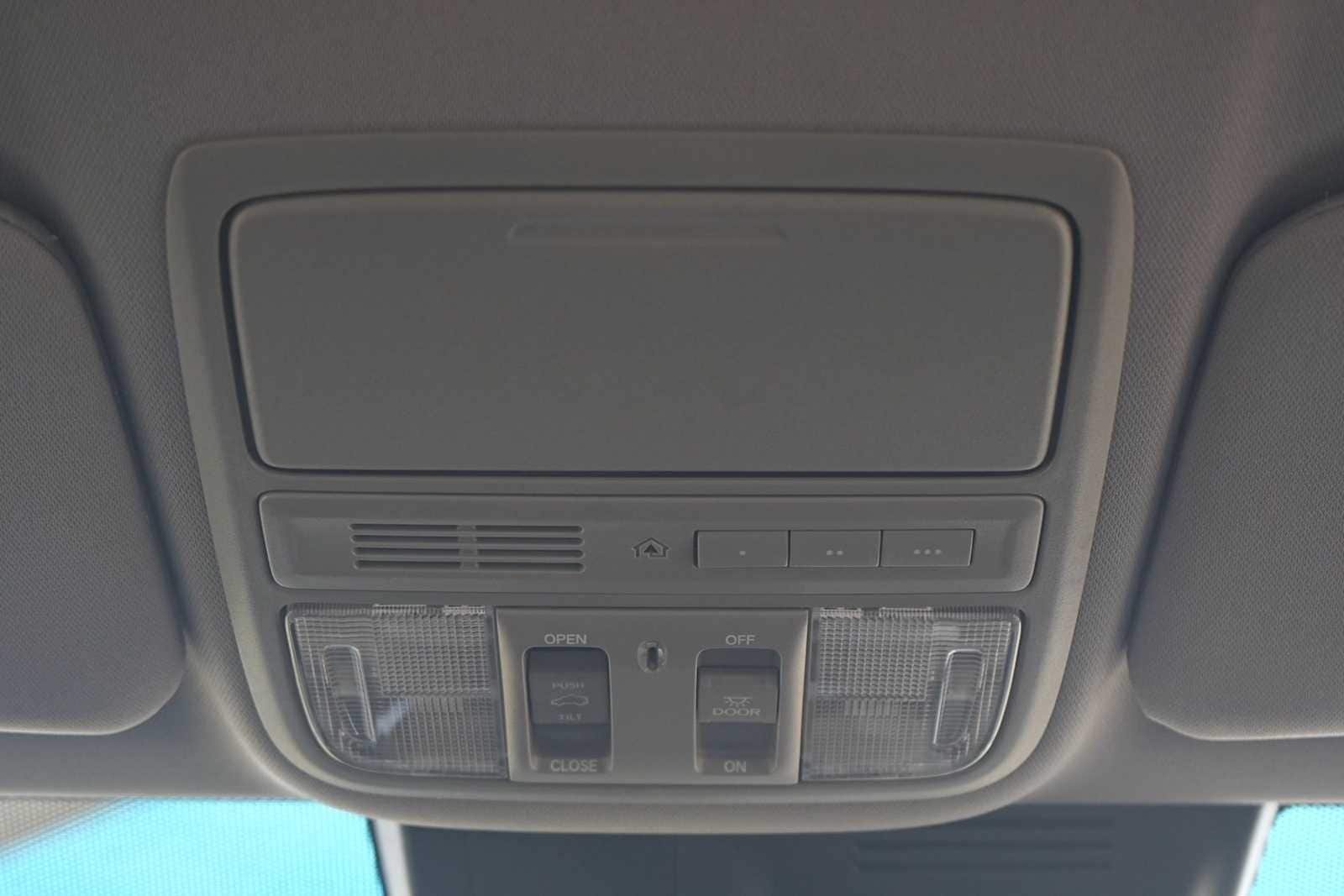 Thumbnail: 2019 Honda CR-V - 23