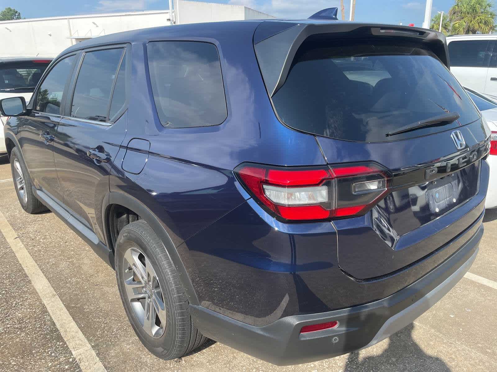 2024 Honda Pilot EX-L photo 2