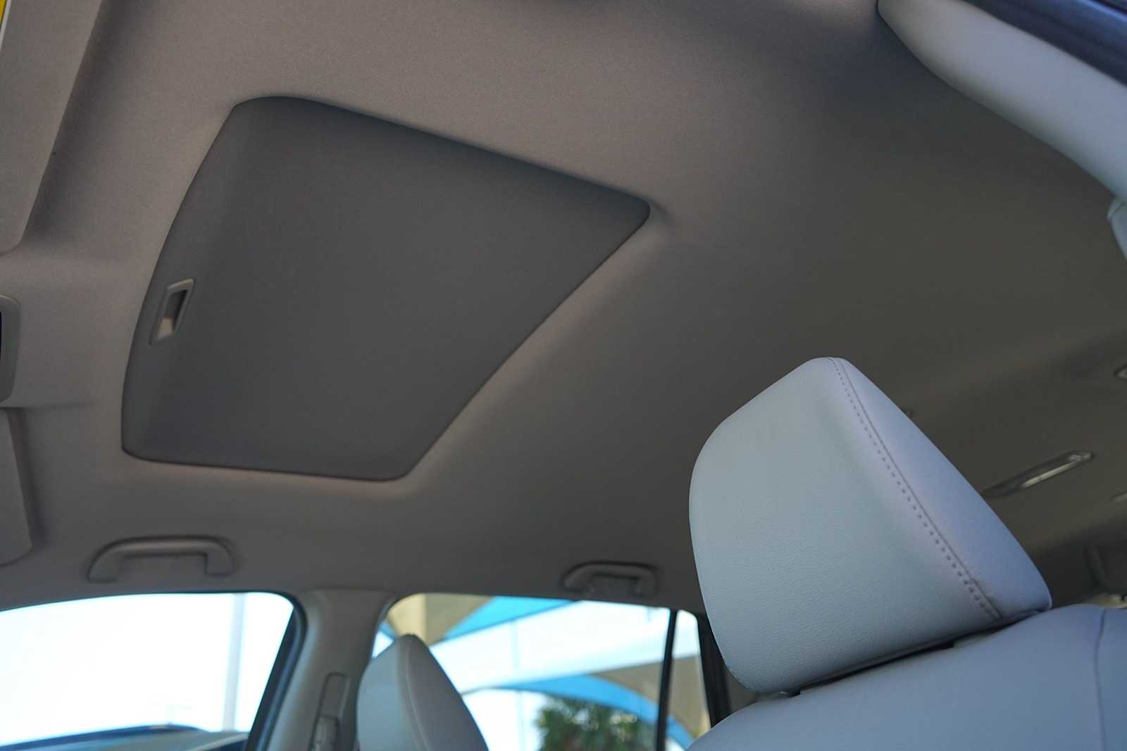 Thumbnail: 2017 Honda Pilot - 25