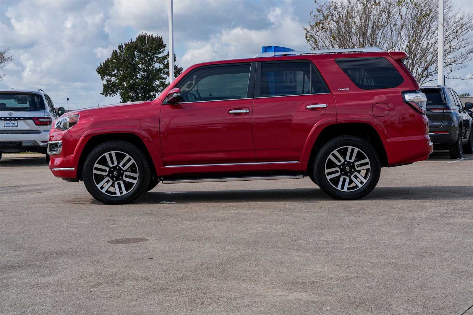 2022 Toyota 4Runner Limited photo 3