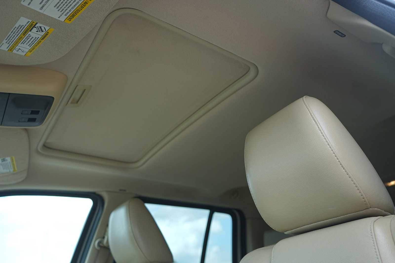 Thumbnail: 2010 Ford Explorer - 26