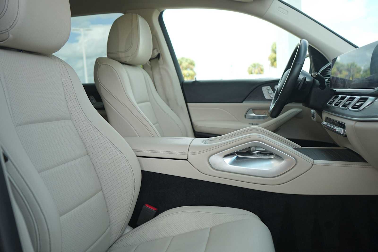 Thumbnail: 2021 Mercedes-Benz GLS - 16