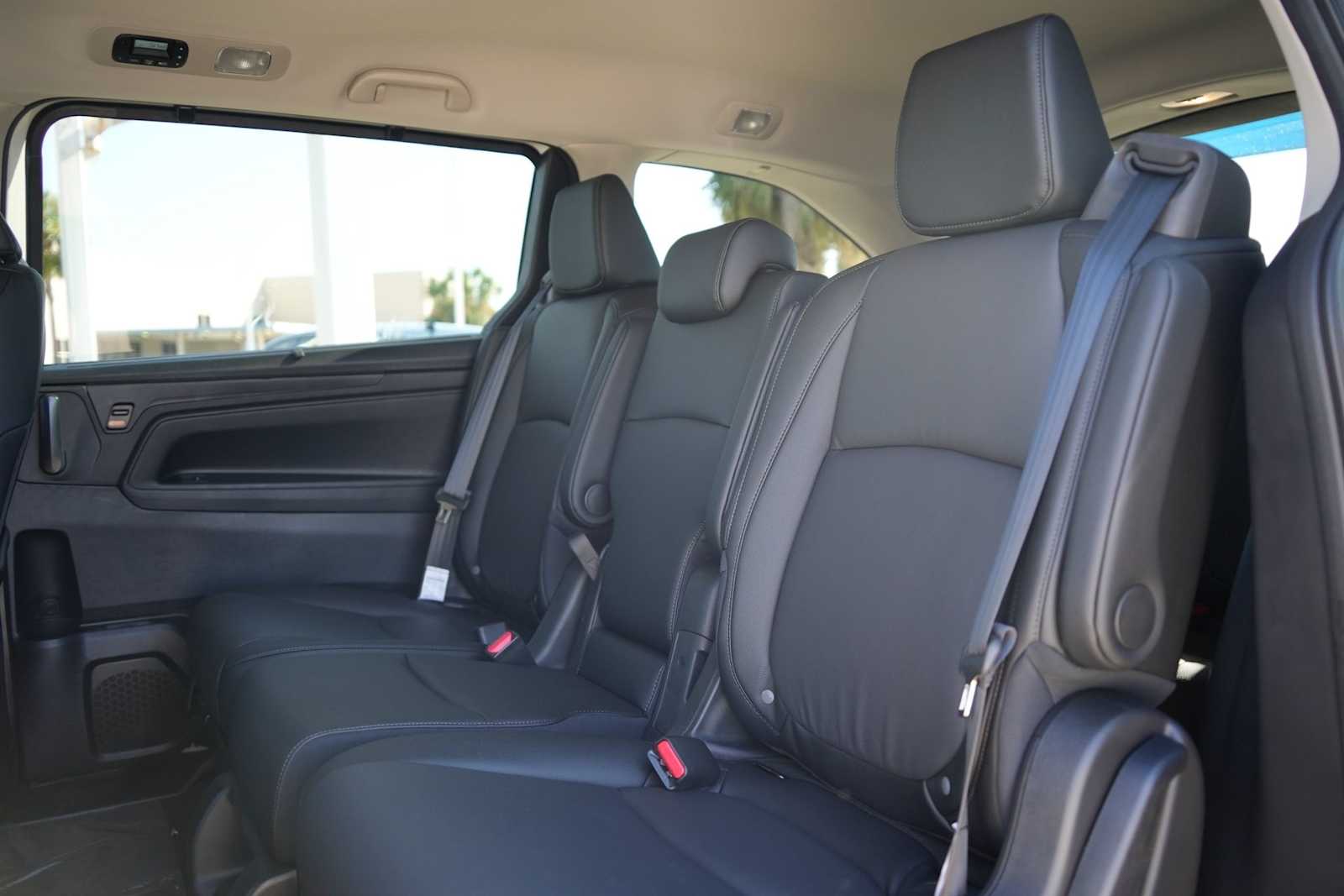 Thumbnail: 2026 Honda Odyssey - 13