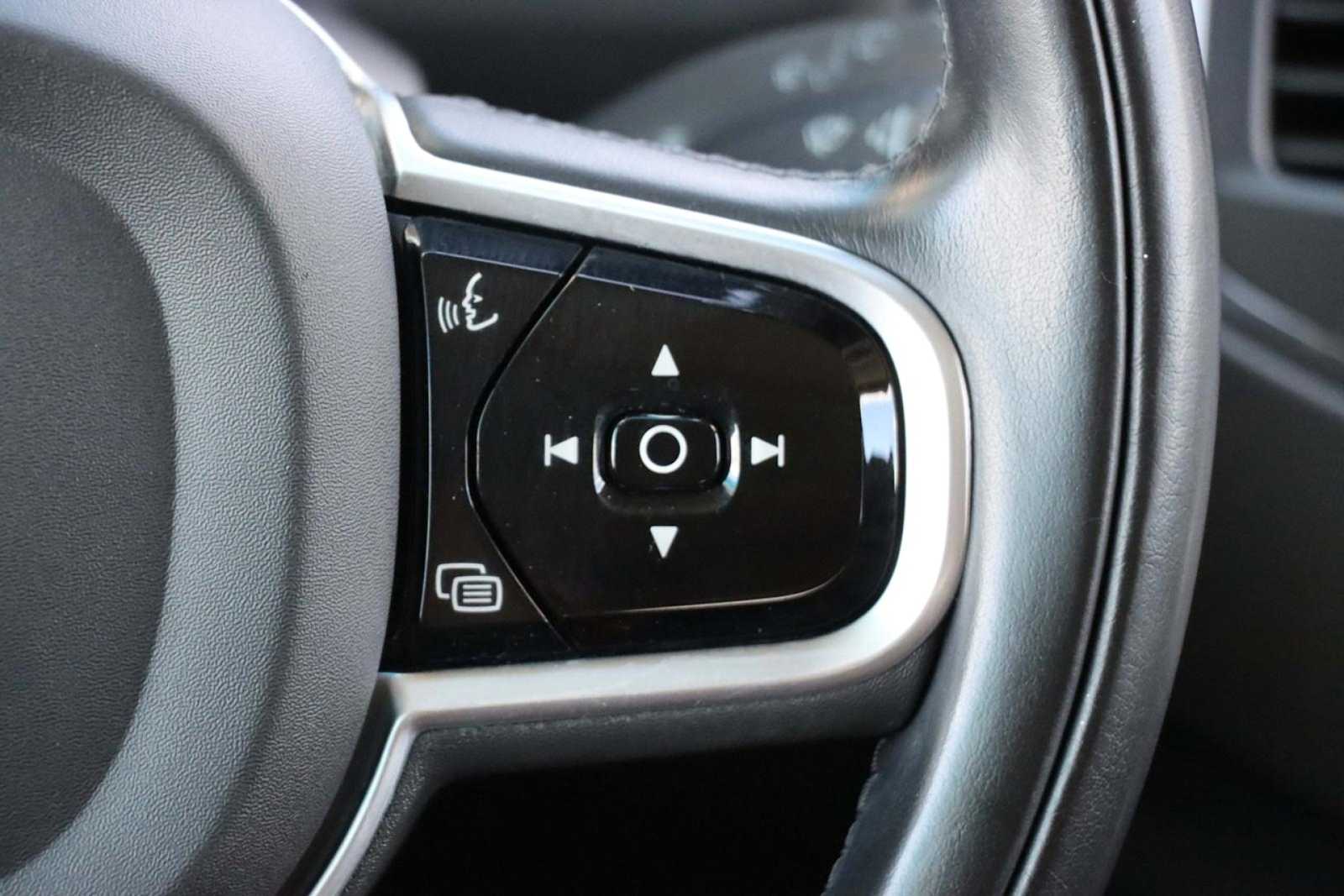Thumbnail: 2019 Volvo XC90 - 22