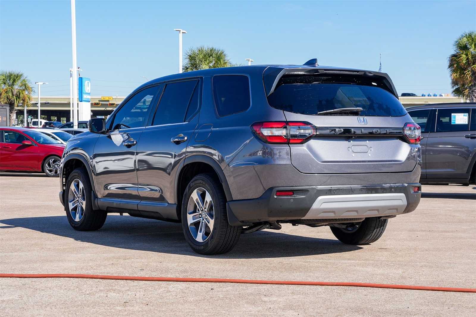 2025 Honda Pilot EX-L EX photo 4