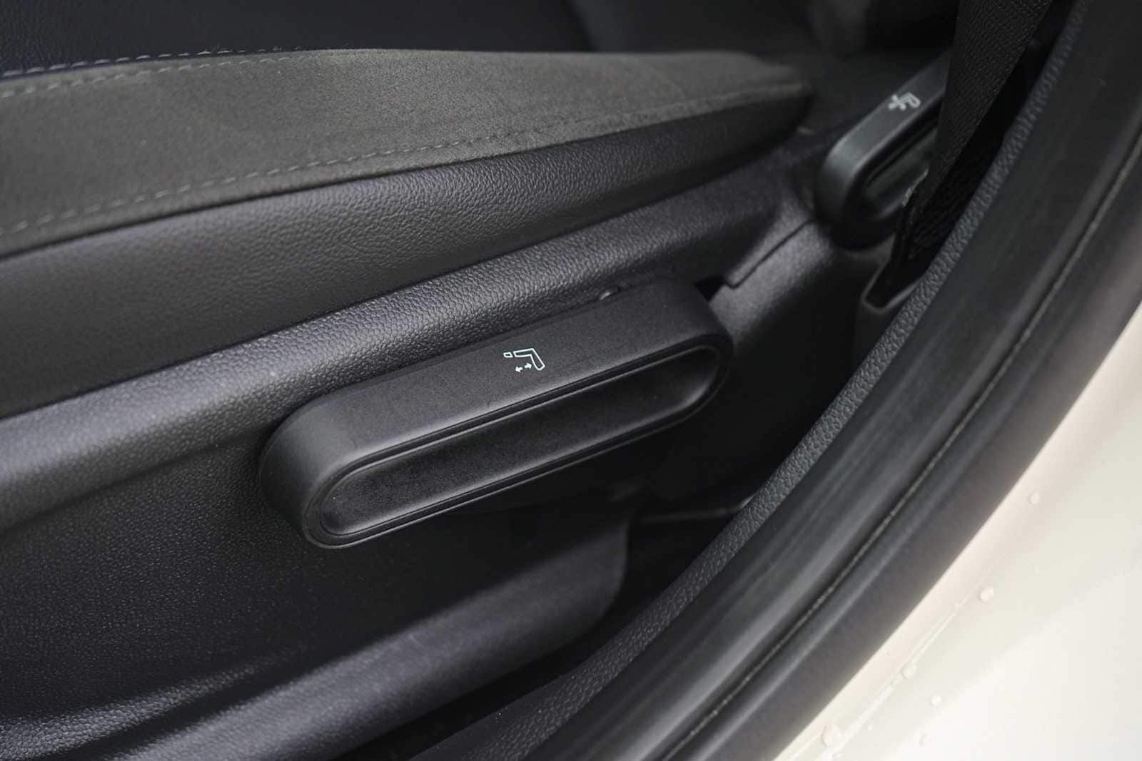 Thumbnail: 2019 MINI Cooper Hardtop - 12