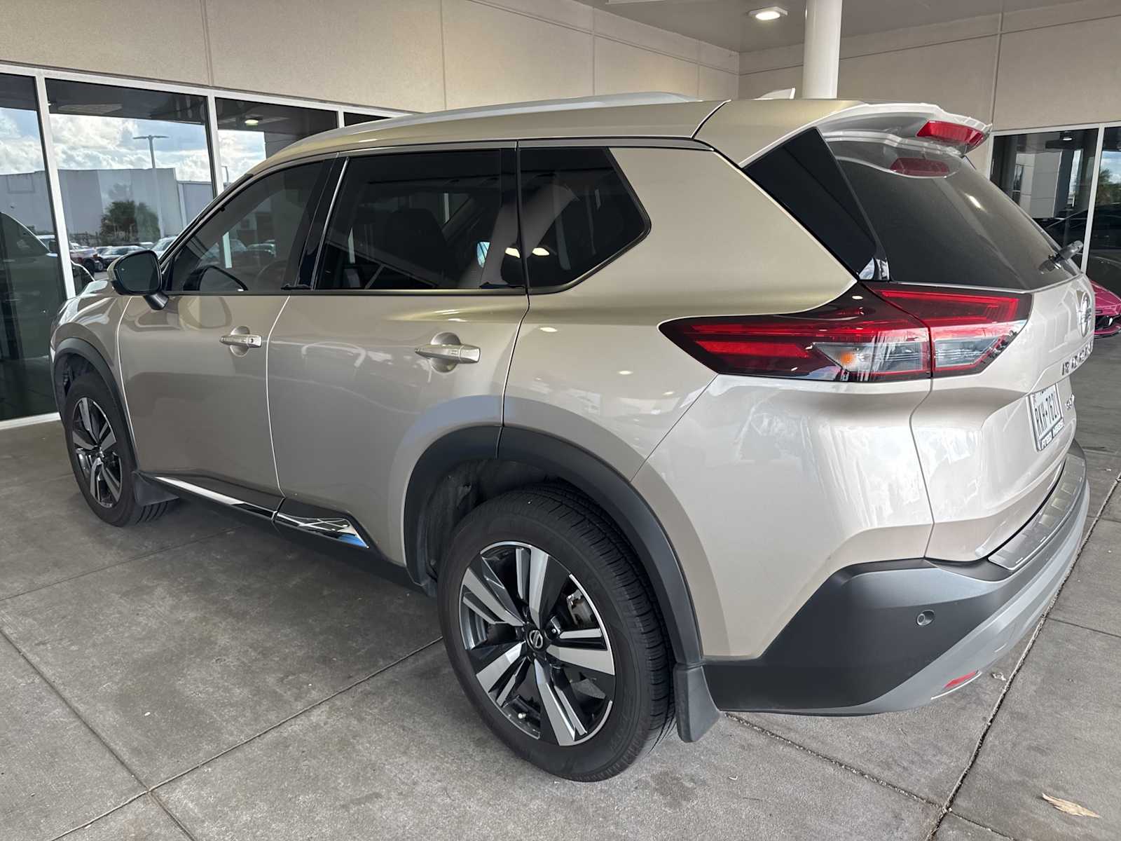 Thumbnail: 2021 Nissan Rogue - 4