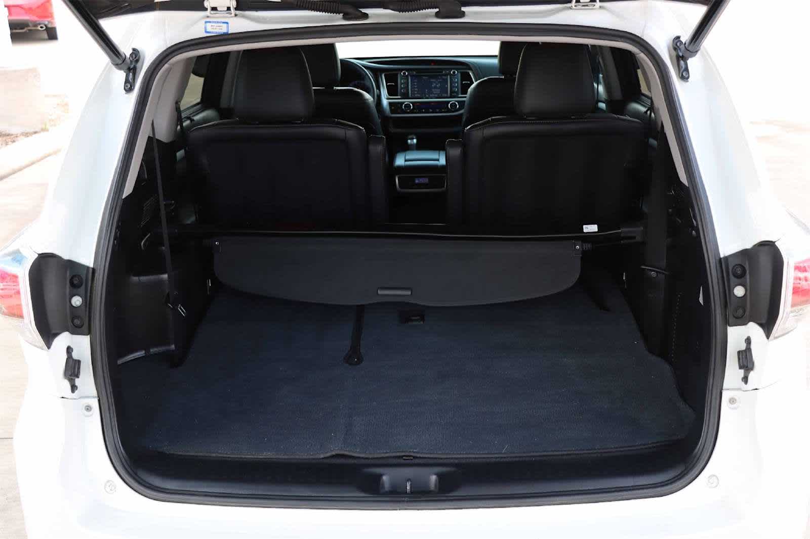 Thumbnail: 2016 Toyota Highlander - 24