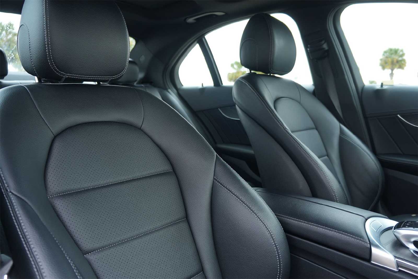 Thumbnail: 2015 Mercedes-Benz C-Class - 14