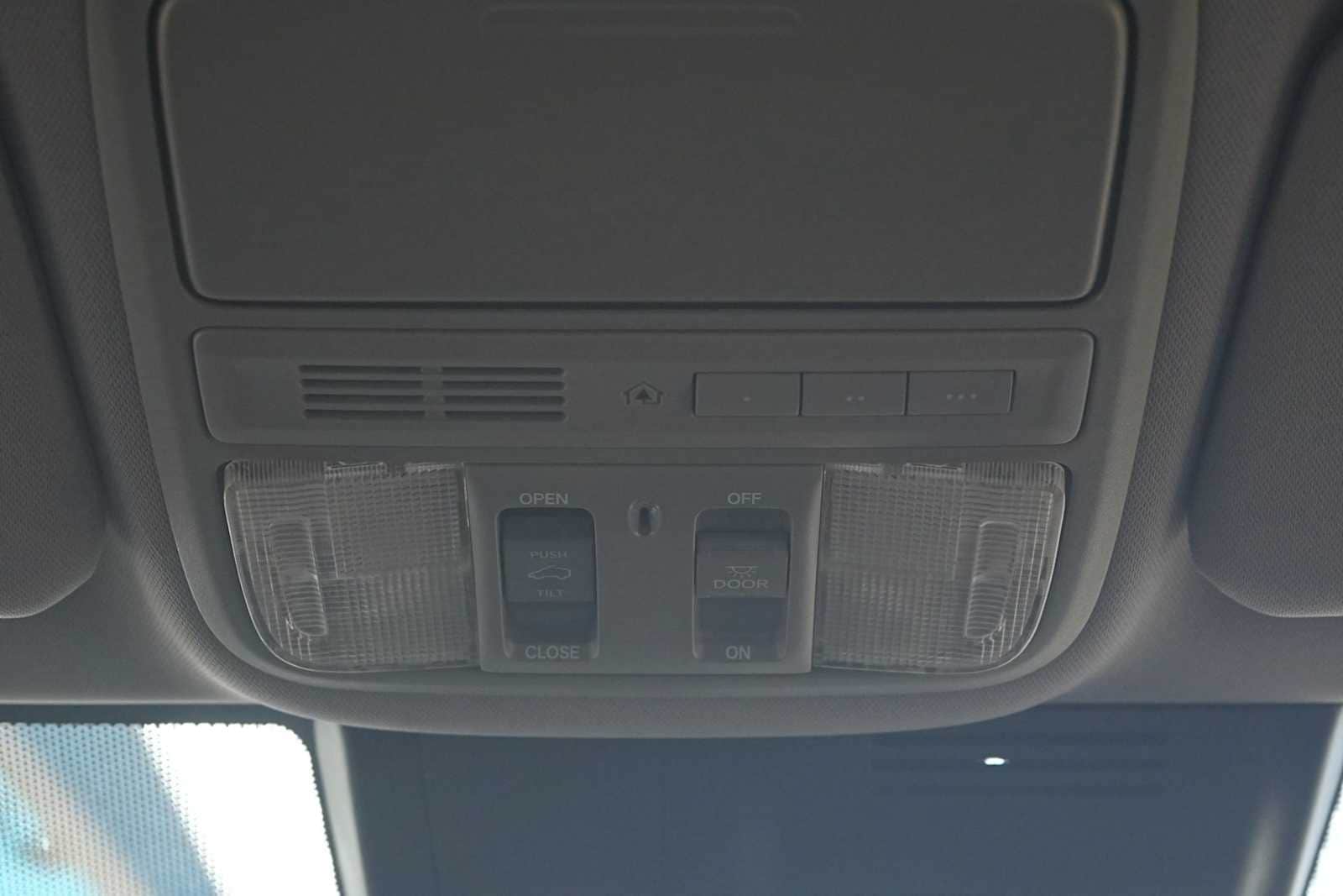 Thumbnail: 2017 Honda CR-V - 23