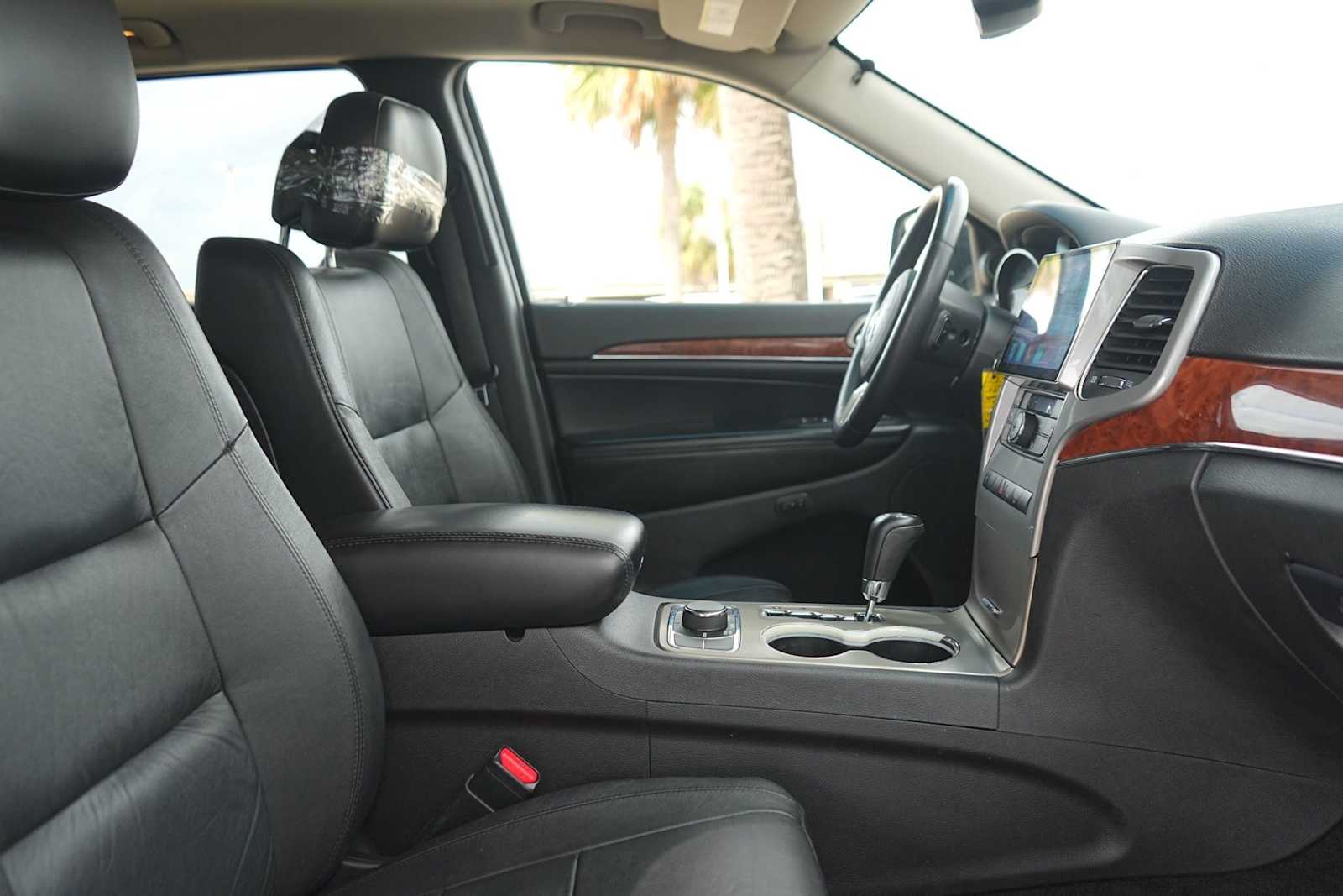 Thumbnail: 2013 Jeep Grand Cherokee - 15