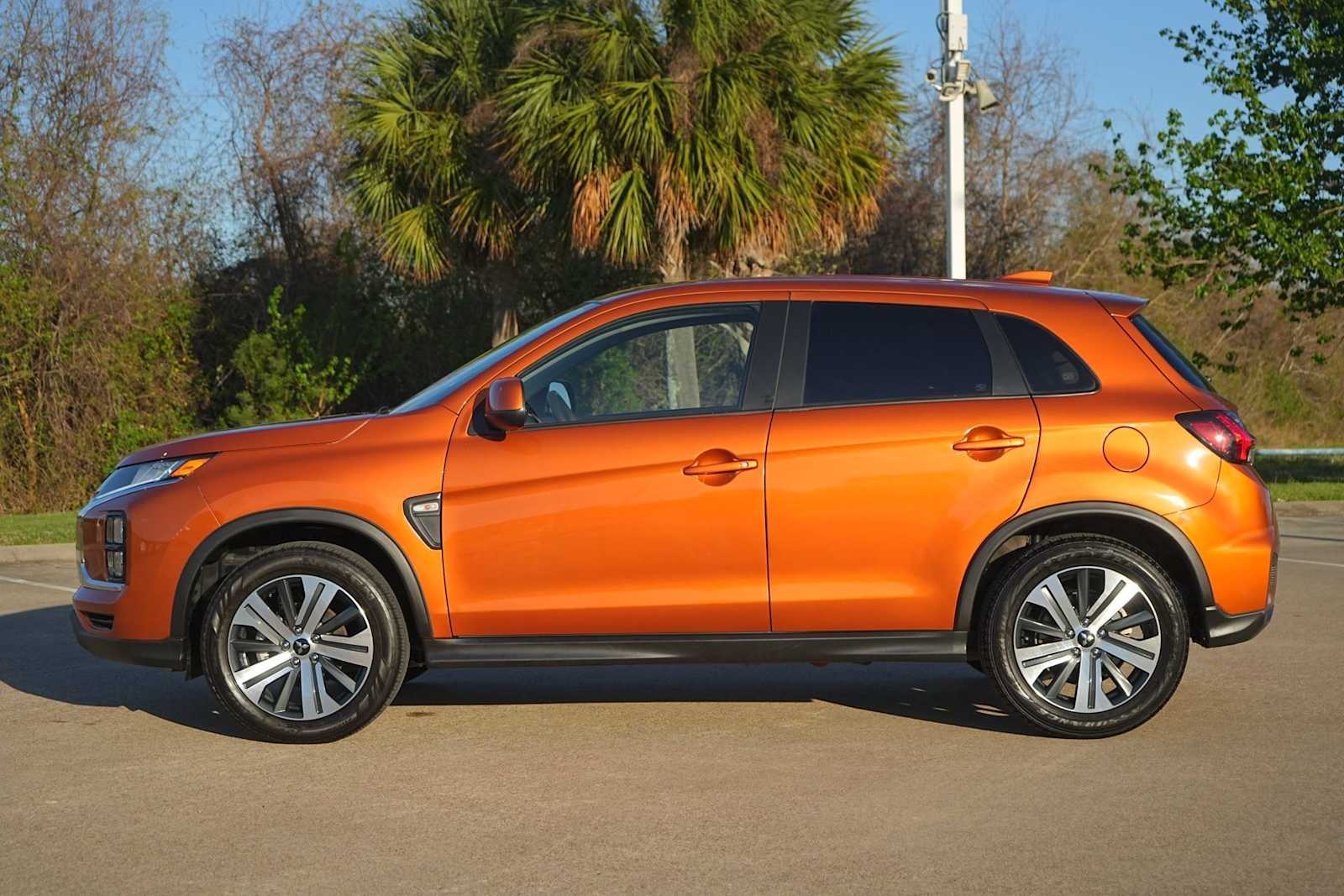 Thumbnail: 2024 Mitsubishi Outlander Sport - 3