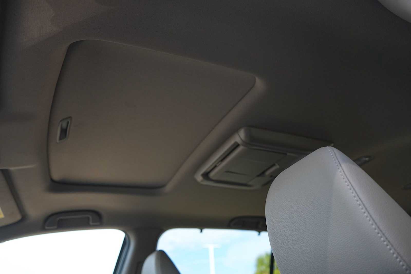 Thumbnail: 2017 Honda Pilot - 25