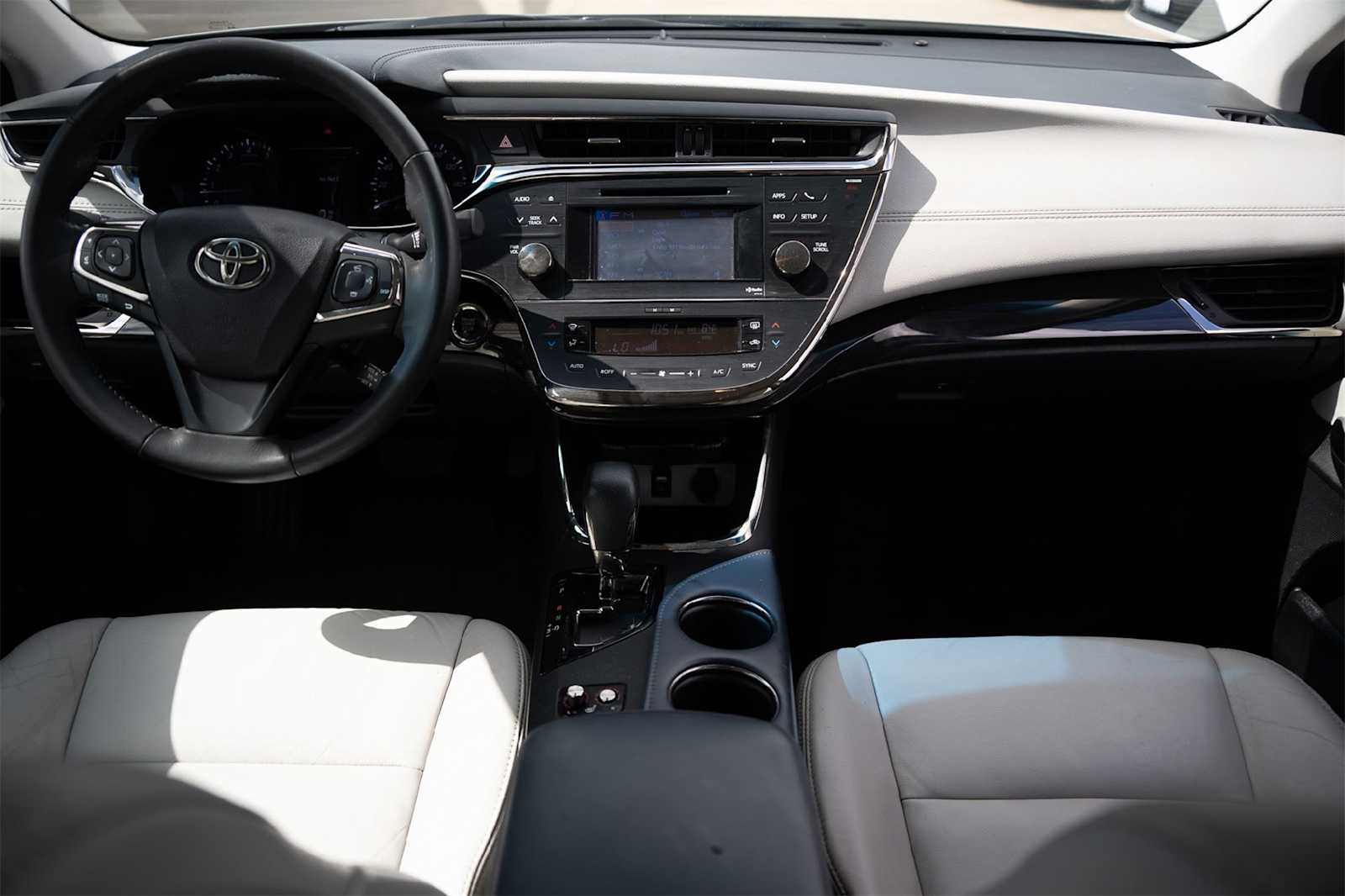 Thumbnail: 2014 Toyota Avalon - 10