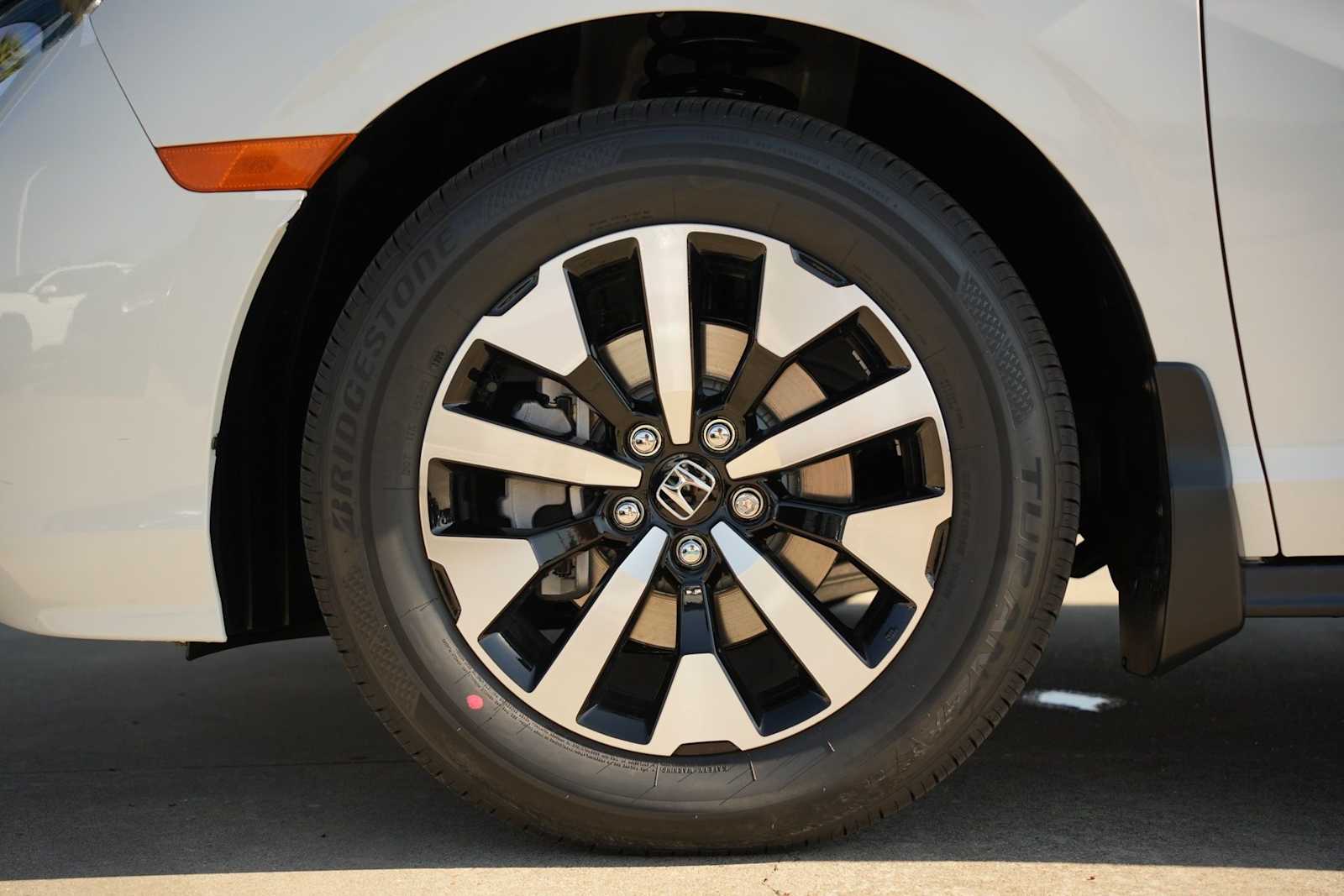 Thumbnail: 2026 Honda Odyssey - 7