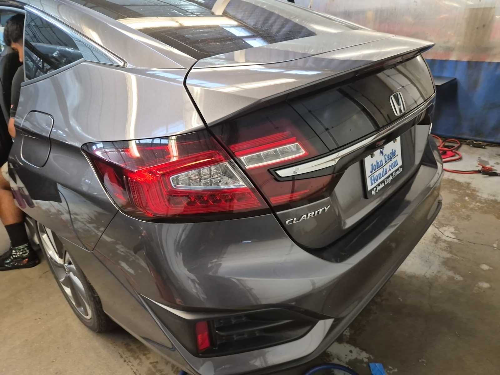 2018 Honda Clarity Plug-In Hybrid photo 2
