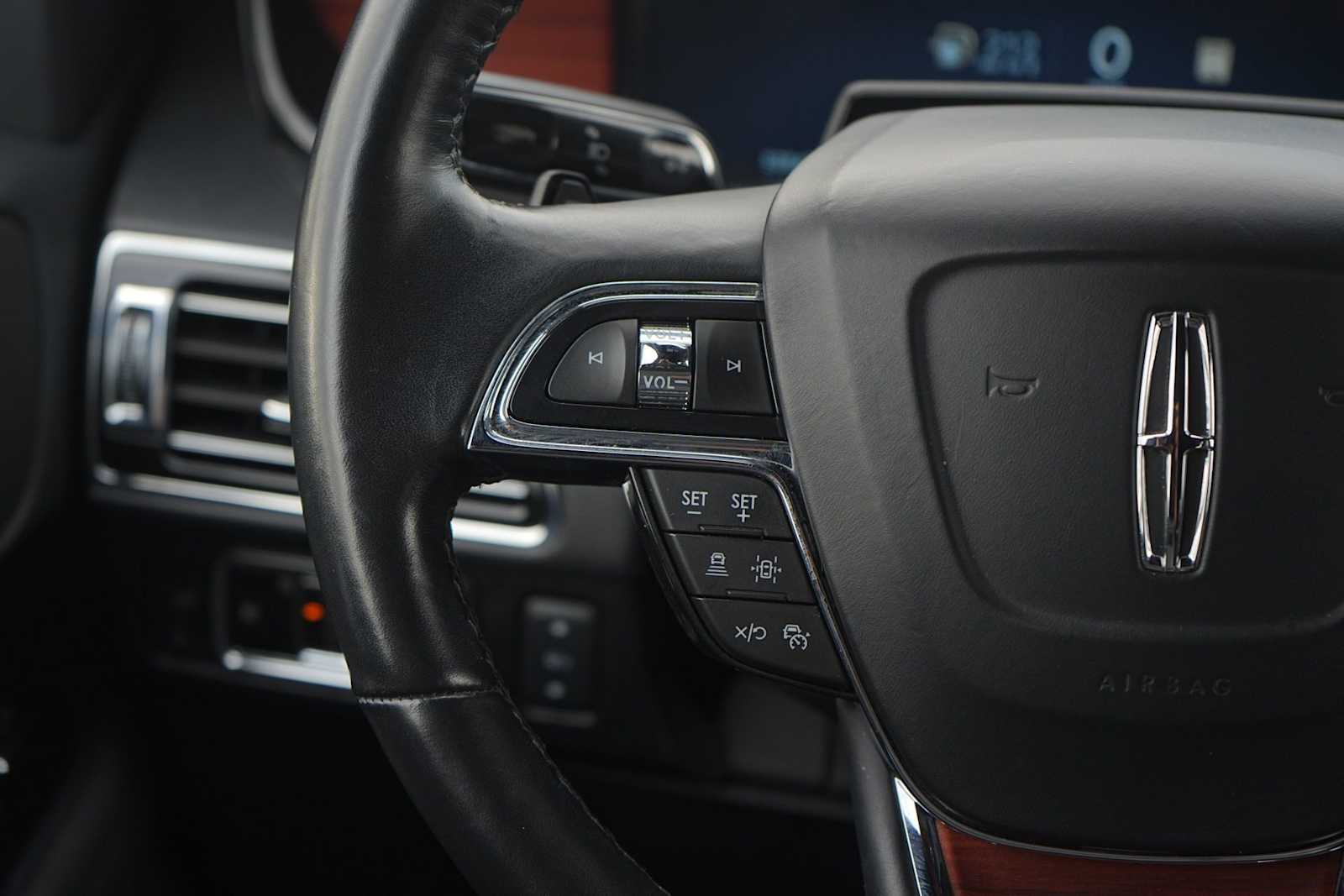 Thumbnail: 2024 Lincoln Navigator - 16