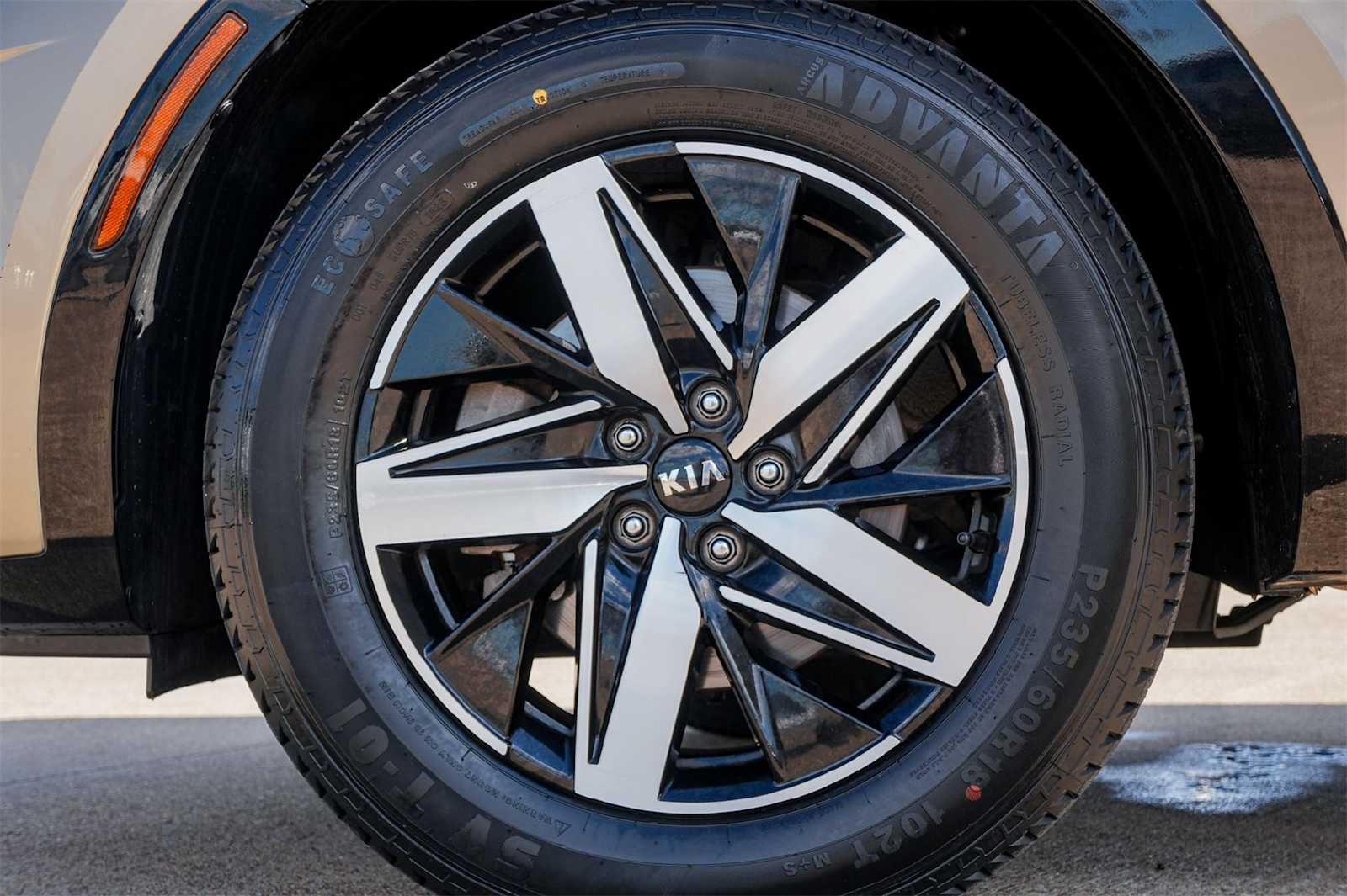 Thumbnail: 2021 Kia Sorento - 17