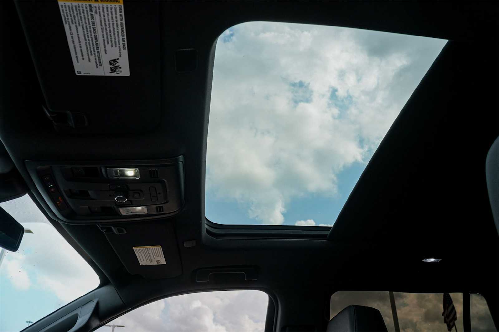 Thumbnail: 2022 Chevrolet Tahoe - 23