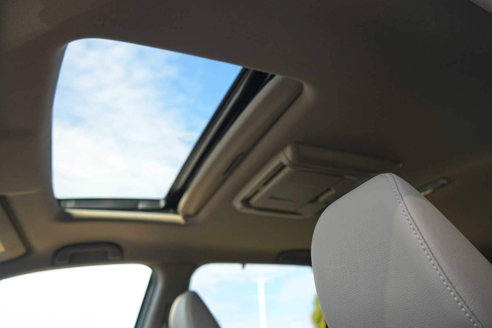 Thumbnail: 2017 Honda Pilot - 24