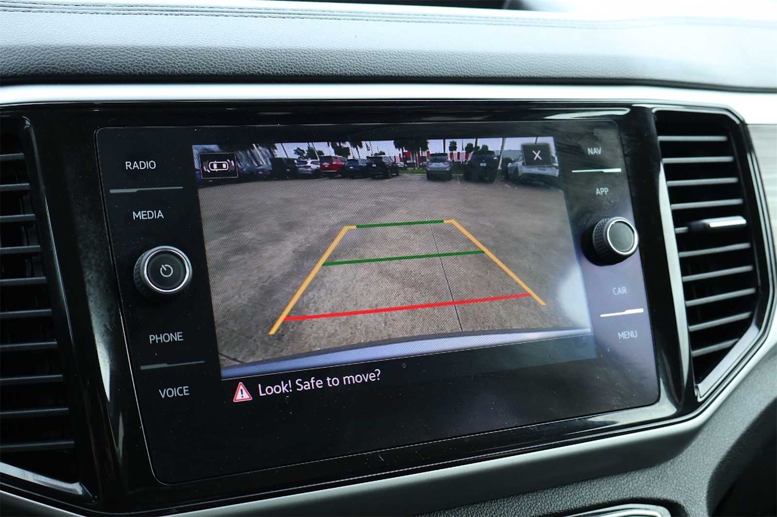 Thumbnail: 2021 Volkswagen Atlas - 27