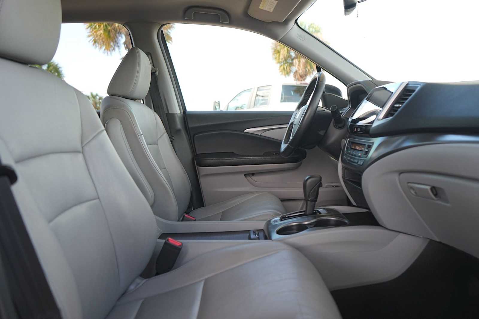 Thumbnail: 2016 Honda Pilot - 15