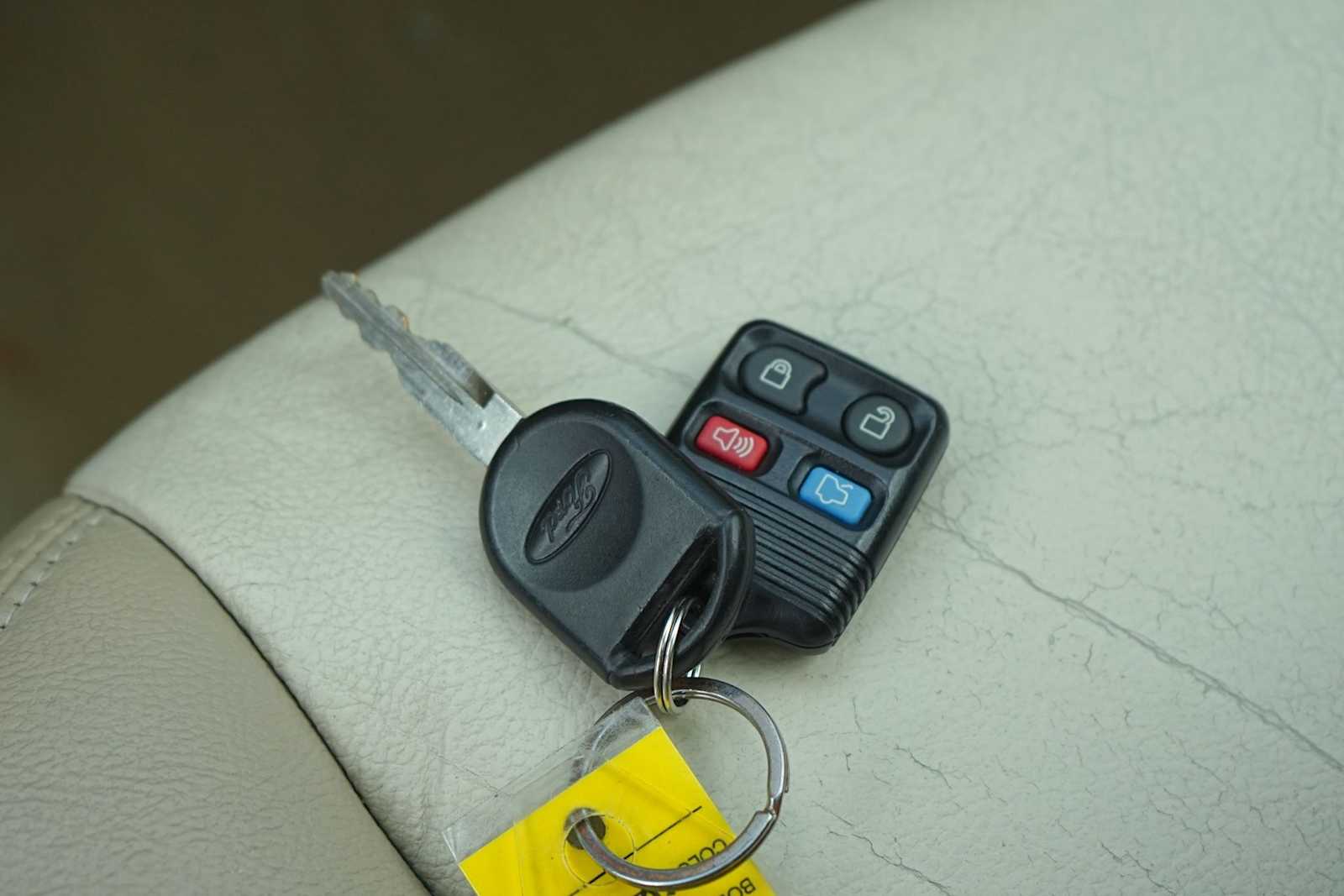 Thumbnail: 2010 Ford Explorer - 28