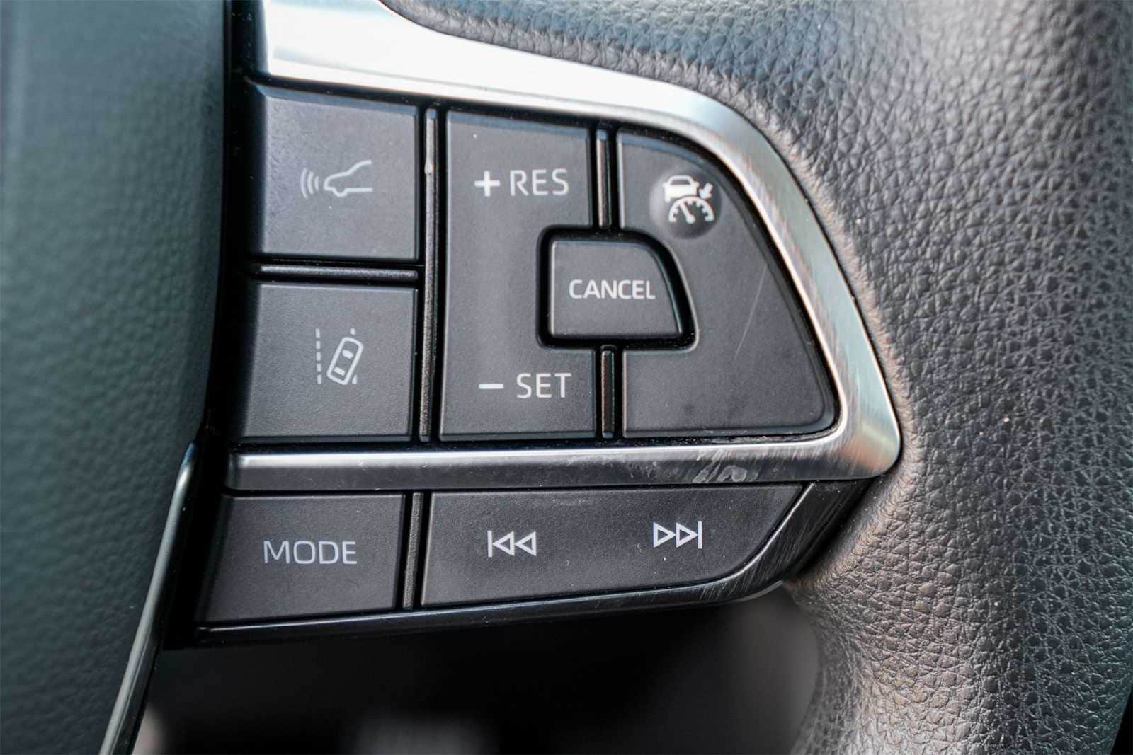 Thumbnail: 2021 Toyota Highlander - 26