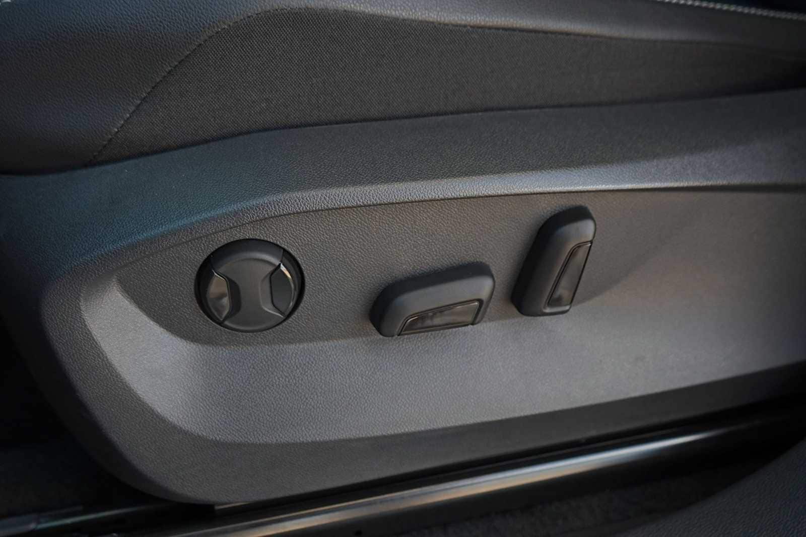Thumbnail: 2024 Volkswagen Tiguan - 12
