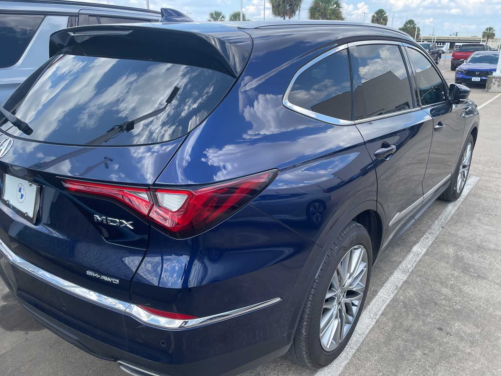 2024 Acura MDX SH-AWD Advance photo 3