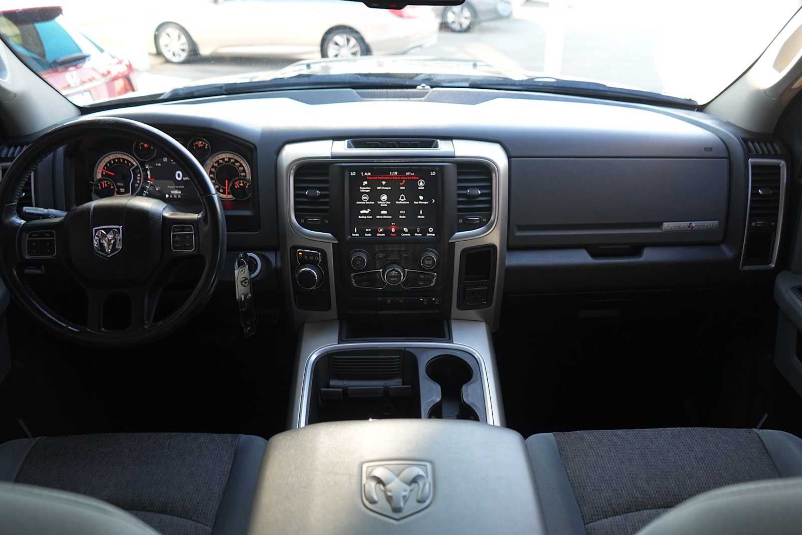 Thumbnail: 2019 RAM 1500 Classic - 10