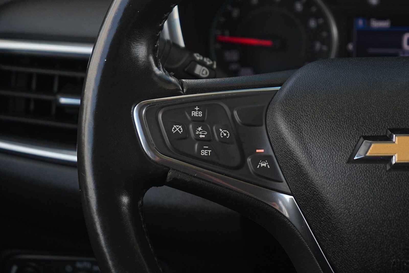 Thumbnail: 2020 Chevrolet Equinox - 17