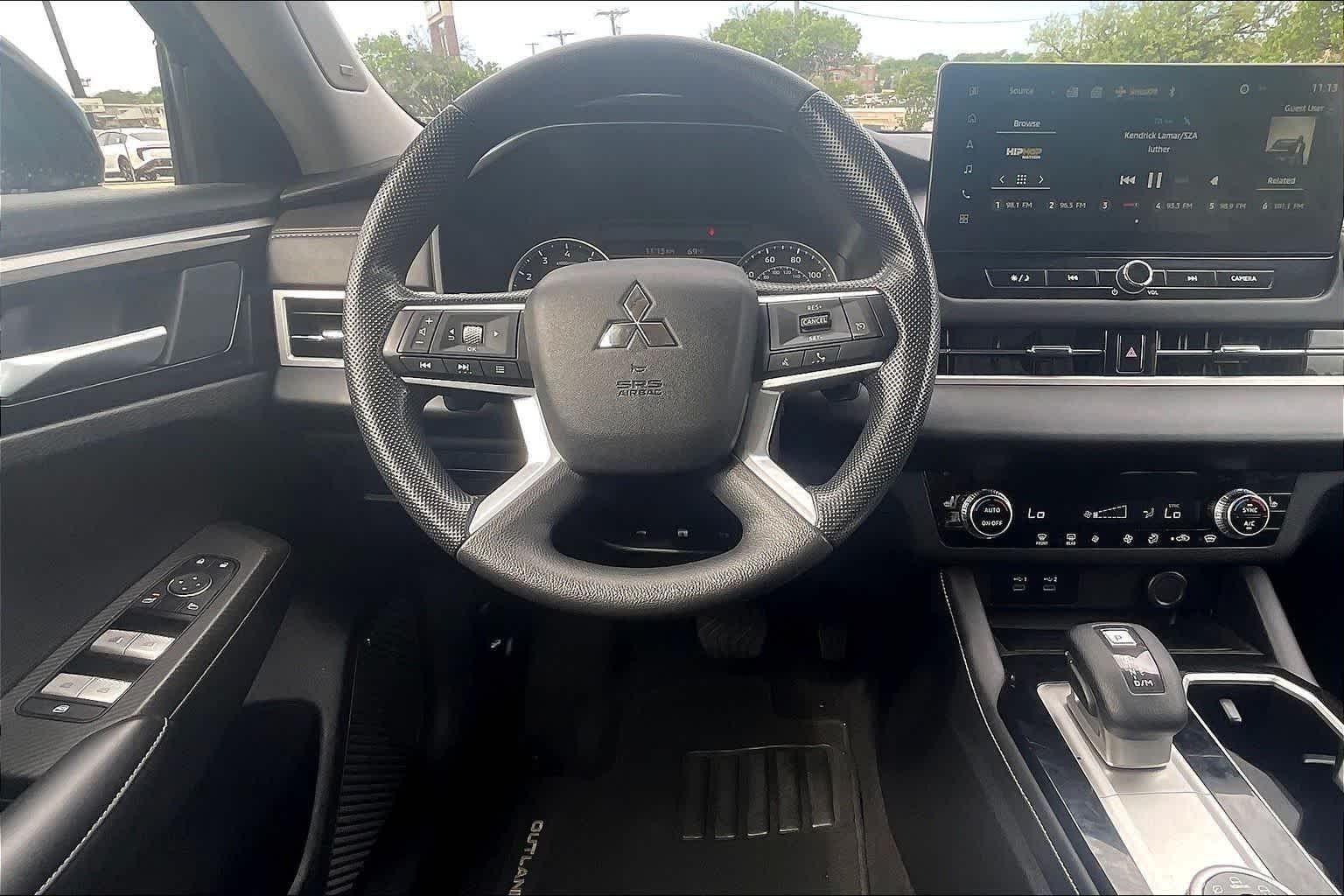 2025 Mitsubishi Outlander ES - Photo 14