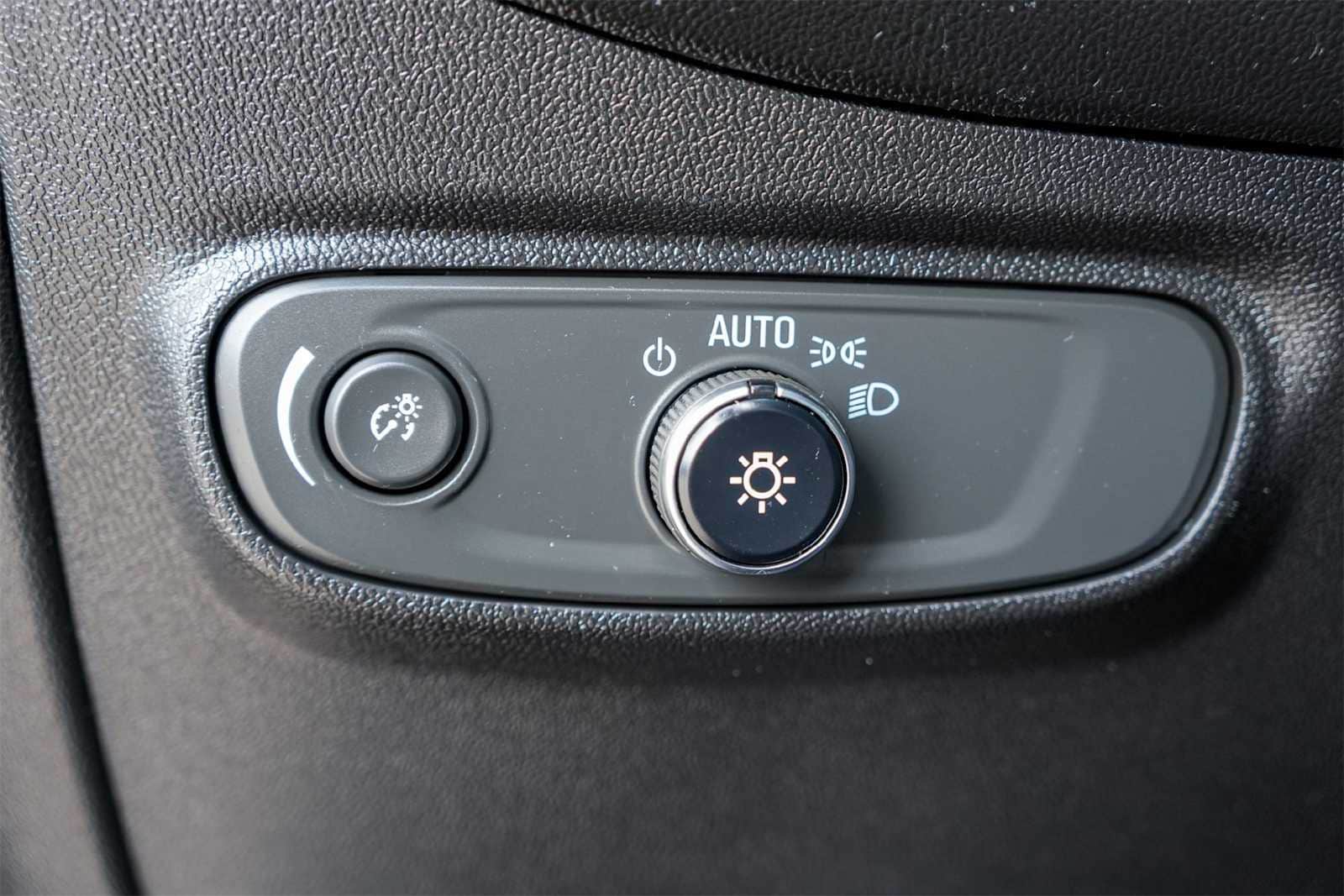 Thumbnail: 2018 Chevrolet Equinox - 23