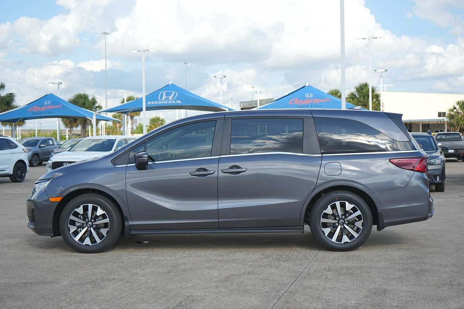 Thumbnail: 2026 Honda Odyssey - 3