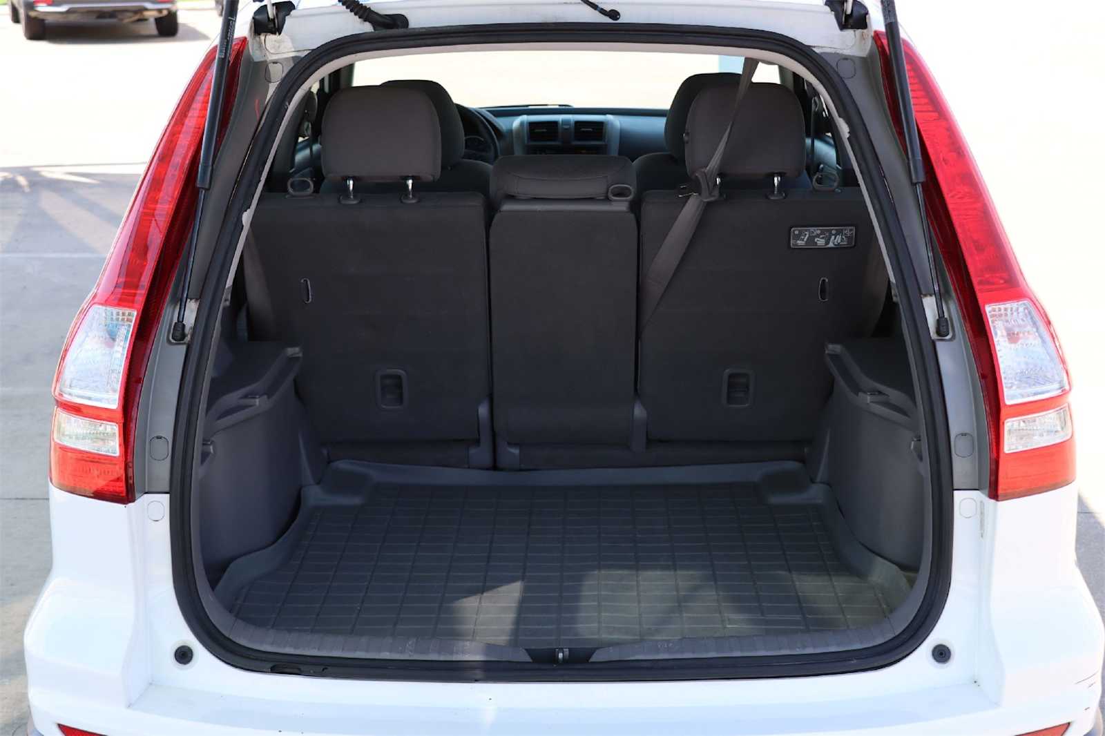 Thumbnail: 2011 Honda CR-V - 23