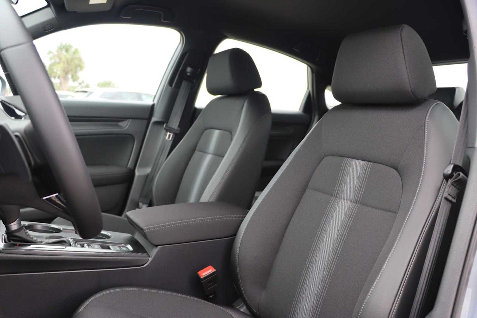 2025 Honda Civic Sport 11